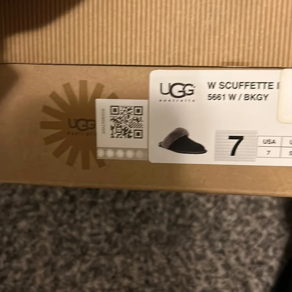 🌸 UGG | Scufette Suede and Sherpa Slippers size 7 with box - Picture 2 of 4